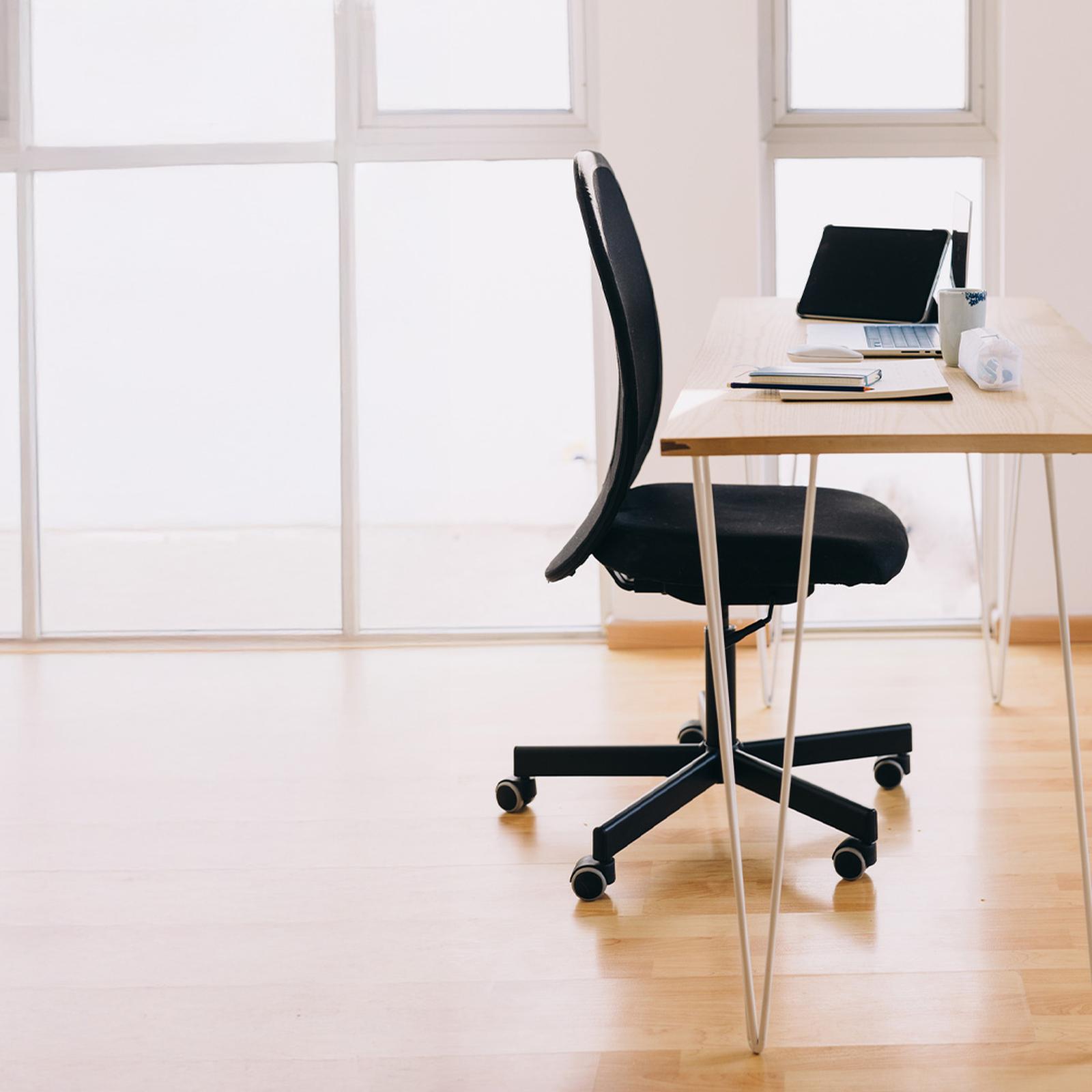 Modele de mobilier birou in cameră tineret