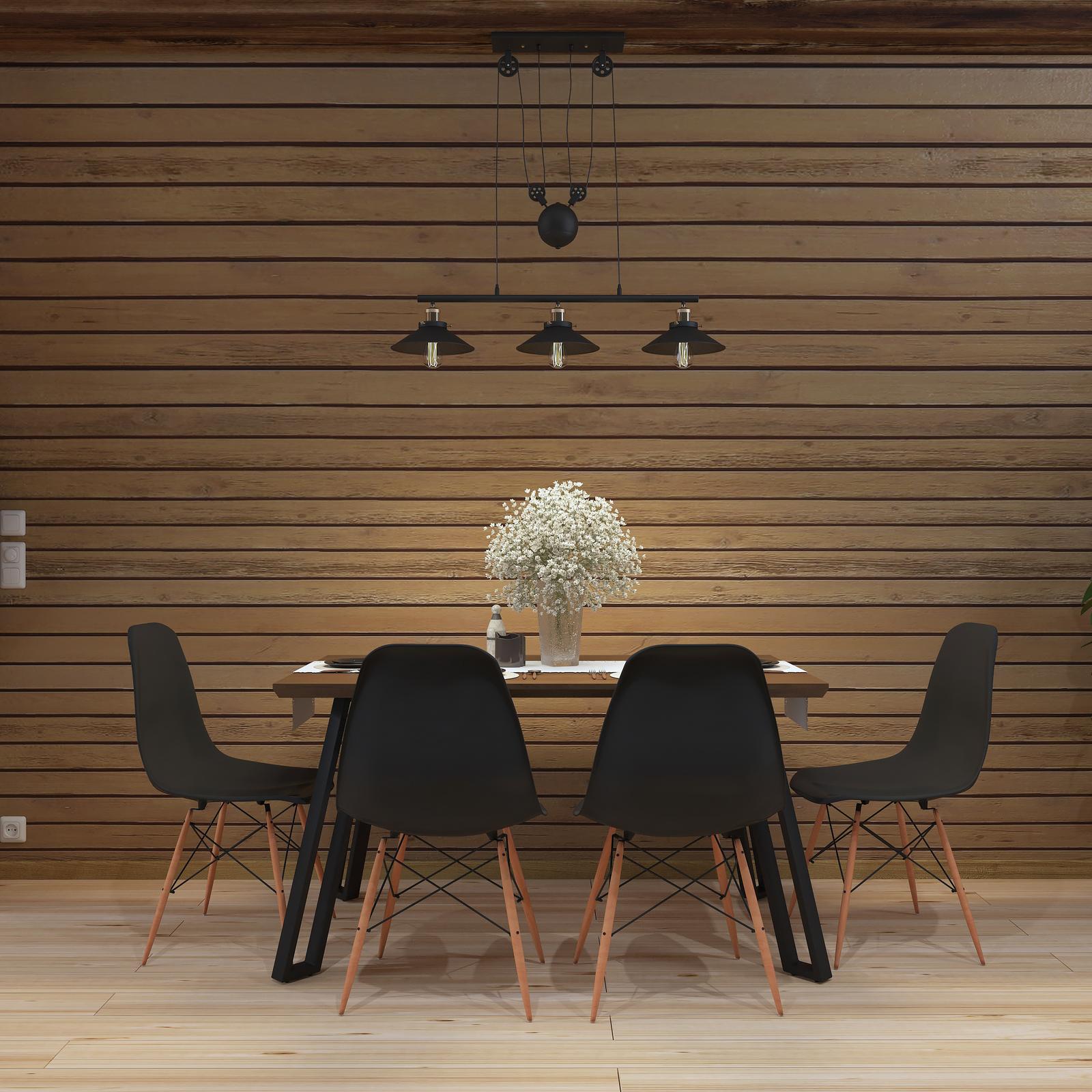 Lemn masiv și contrast în amenajarea unei bucătării  cu influență rustică, montană_2